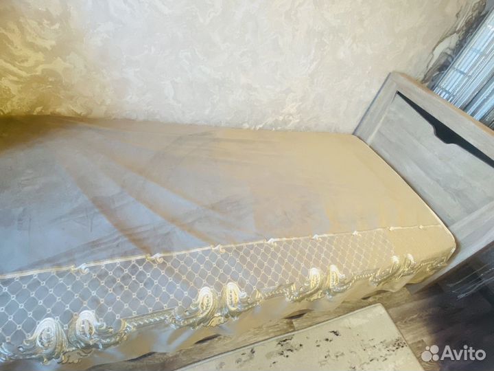 Кровать односпальная с матрасом бу