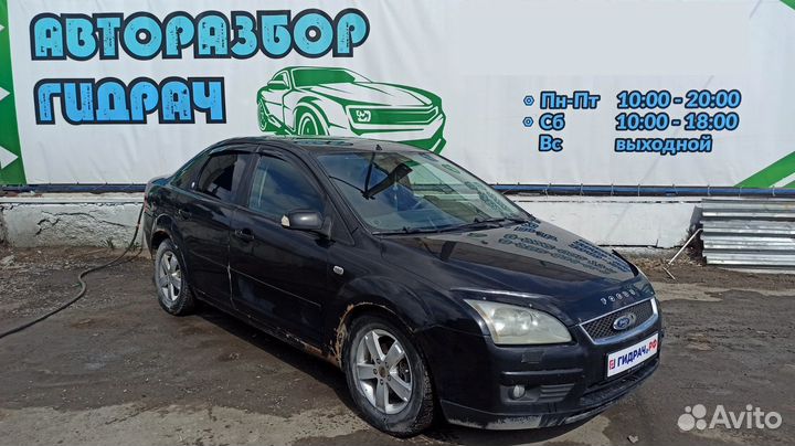 Молдинг стекла задней левой двери Ford Focus 2 4M5