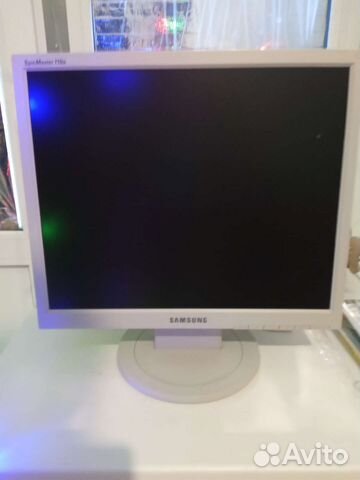 Монитор Samsung