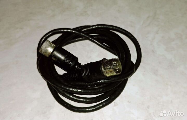 Vga/DVI/Scart/LPT/Com/RCA/sata/ide/USB/Razer