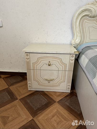 Спальный гарнитур