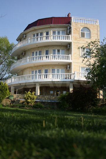 Дом 350 м² на участке 10 сот.