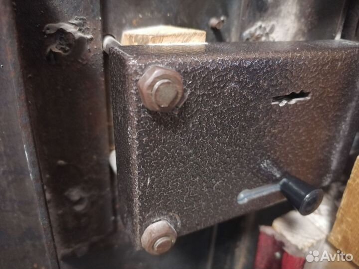 Дверь входная металлическая правая бу