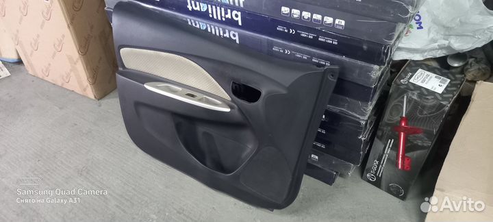 Фара передняя правая на тоета ярис