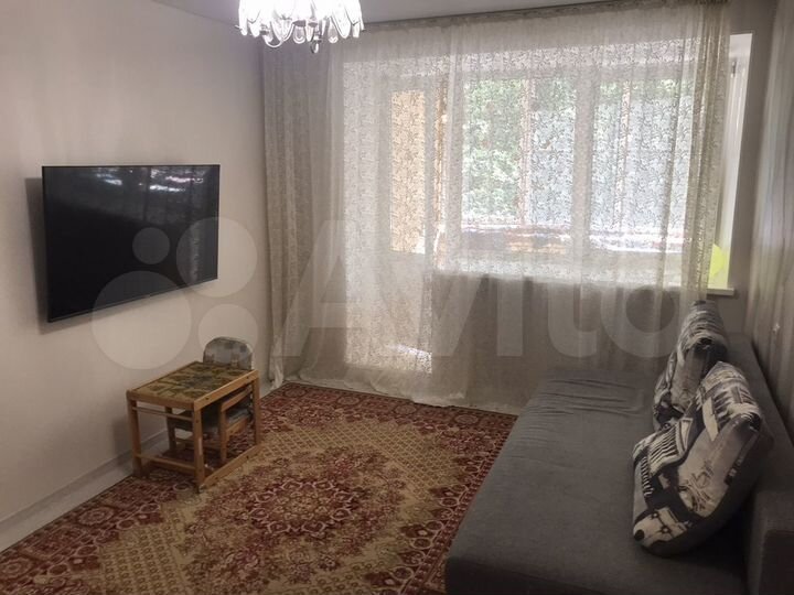 2-к. квартира, 50 м², 1/3 эт.
