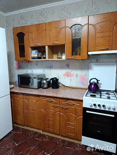 Кухонные гарнитуры с вытяжкой бу