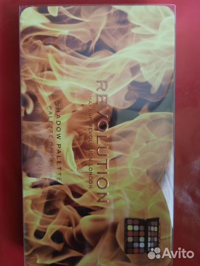 Палетка Революшн