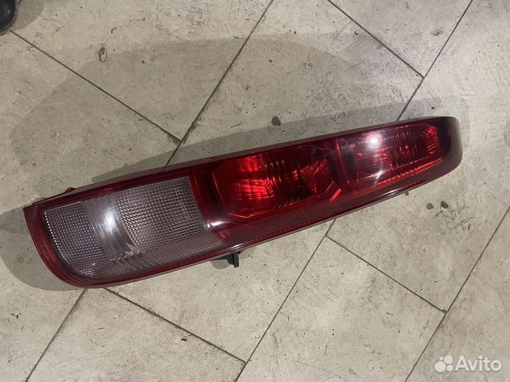 Оригинальный задний правый фонарь Икстреил Т30