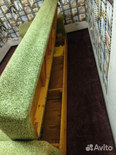 Диван раскладной ручной работы из массива дерева