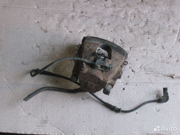 Суппорт тормозной левый Mercedes Benz CLK W 208