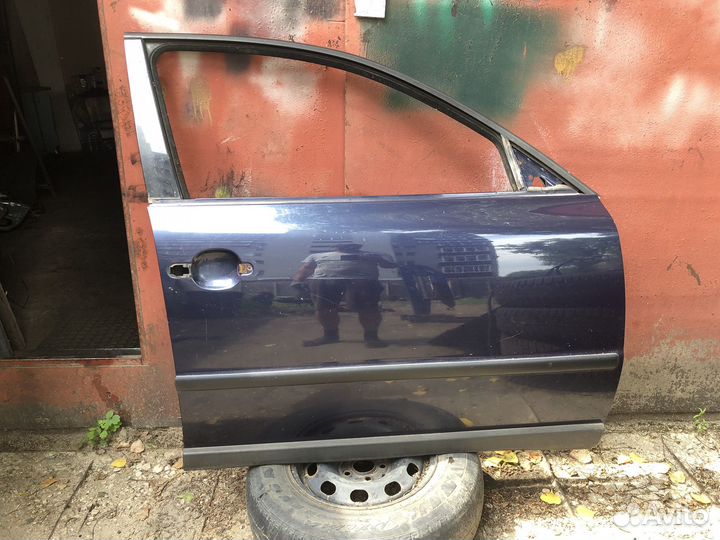 VW Passat B5 Дверь передняя правая