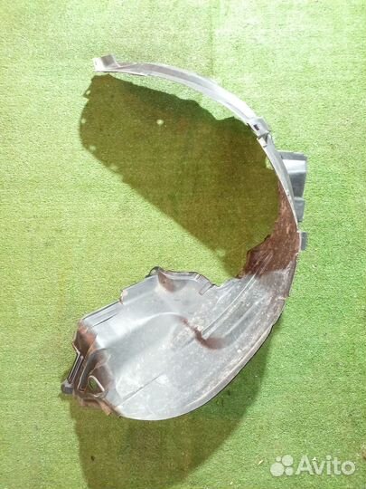 Подкрылок передний правый Nissan X-Trail NT30