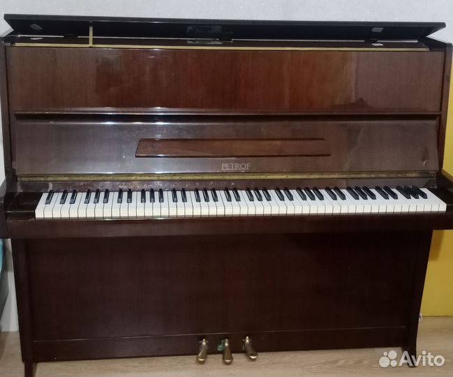 Пианино Petrof