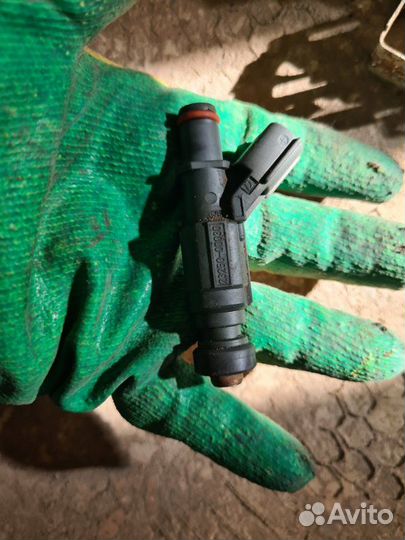 Форсунка топливная Toyota Corolla E150 1.4 2008