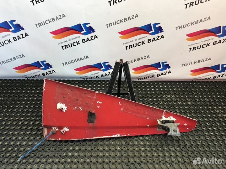 Спойлер кабины верхний левый