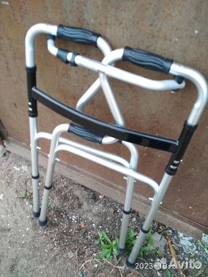 Ходунки для взрослых (складные)