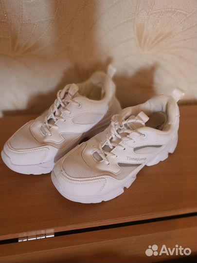 Кроссовки, босоножки