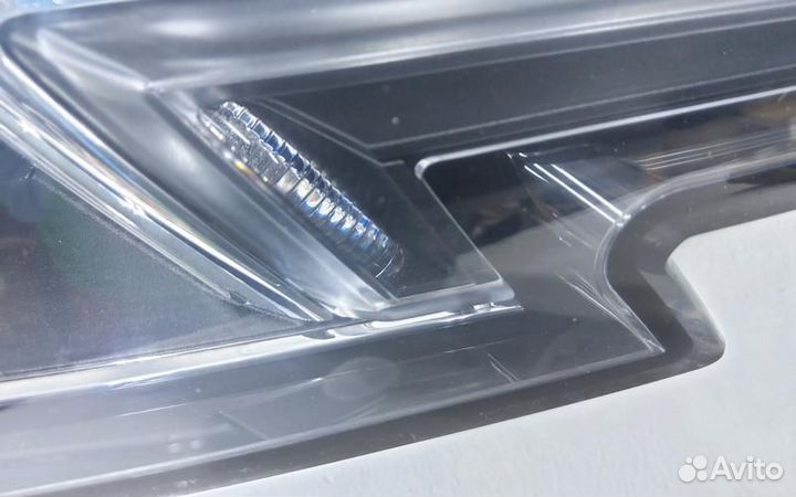 Фара правая Audi A4 B9 LED