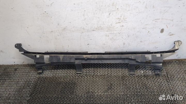 Кронштейн бампера Chrysler Town-Country, 2001