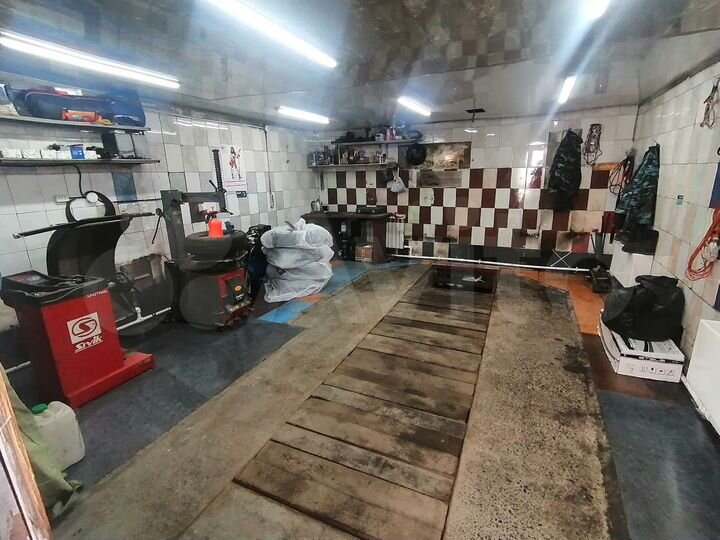 Гараж, > 30 м²