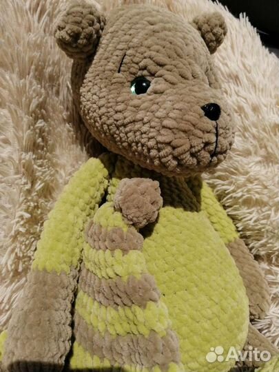 Вязаный мишка из плюшевой пряжи