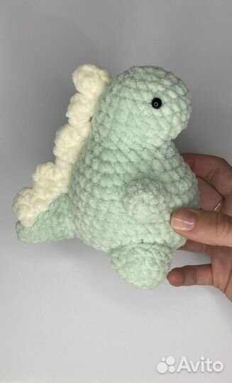 Вязанные игрушки. Вязанный динозаврик амигуруми