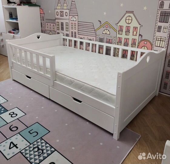 Кровать из массива бука