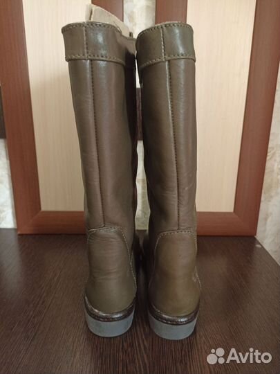 Сапоги зимние болотного цвета с мехом