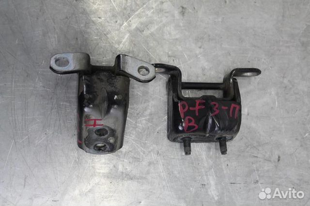 Петли двери задней правой Nissan Pathfinder R51M