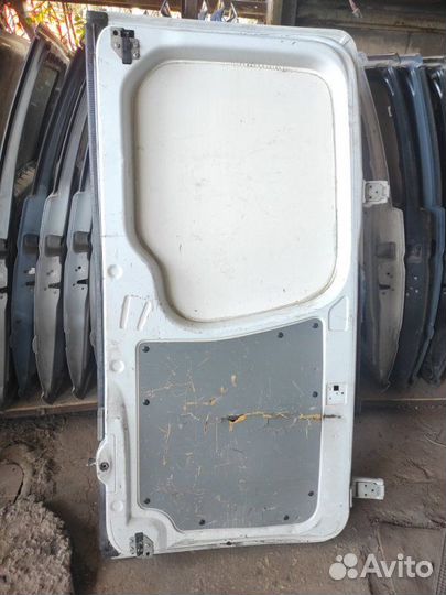 Дверь багажника левая Mercedes Sprinter W906 2.2