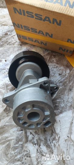 Натяжитель с роликом