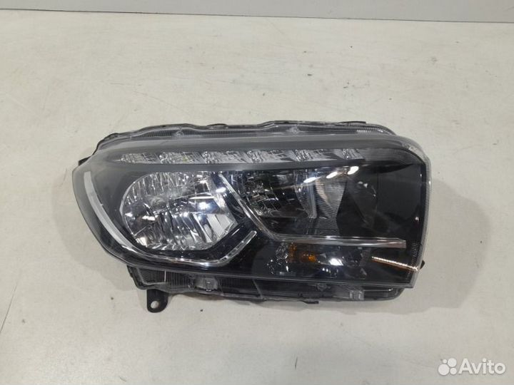 Фара правая LADA X-Ray 2015