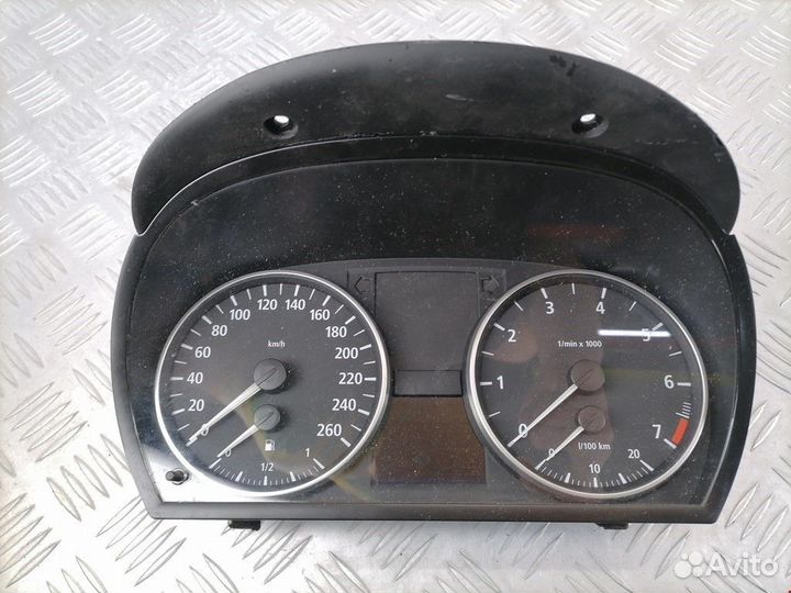 Щиток приборов (приборная панель) BMW 3