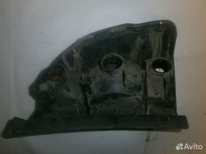 Фонарь задний левый (Mitsubishi Montero)