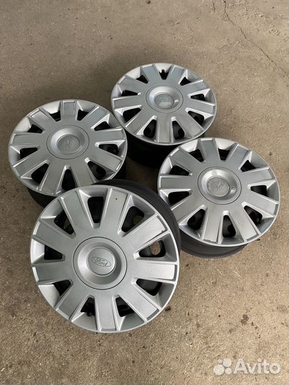 Оригинальные диски r15 5х108 Ford с колпаками