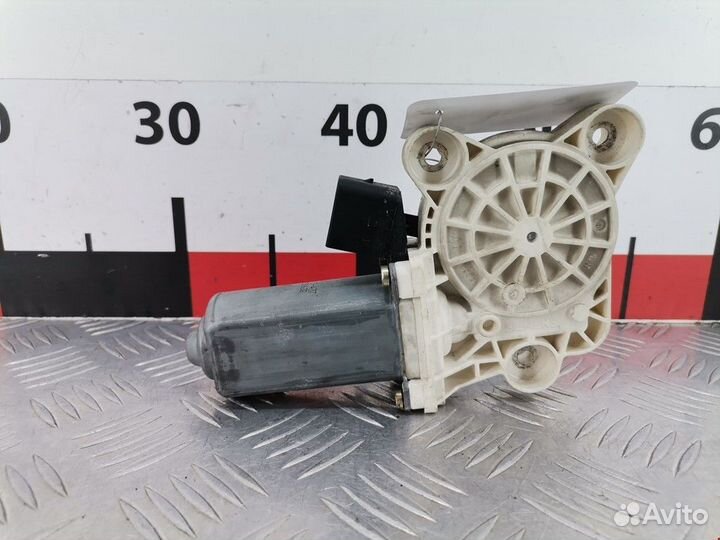 Моторчик стеклоподъемника Mercedes-Benz C-Класс