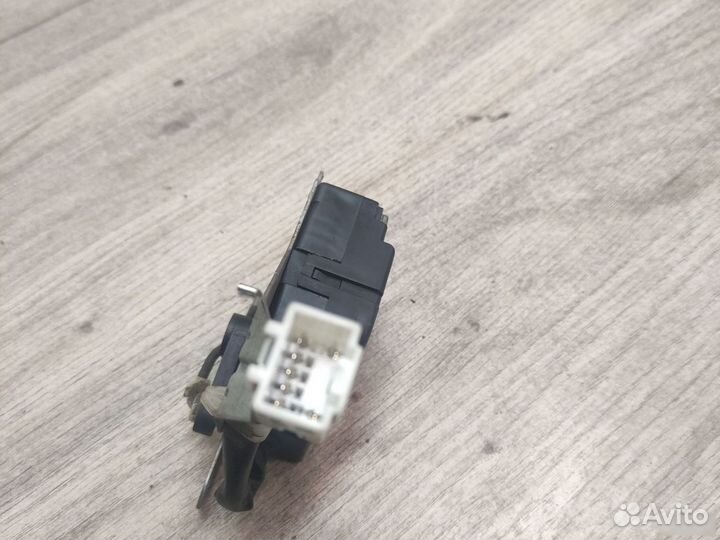 Моторчик заслонки отопителя Hyundai Santa Fe 1