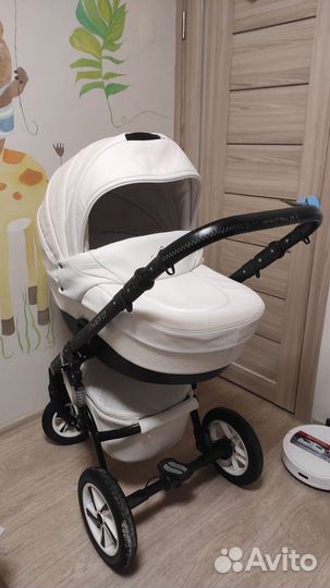 Коляска Caretto из экокожи
