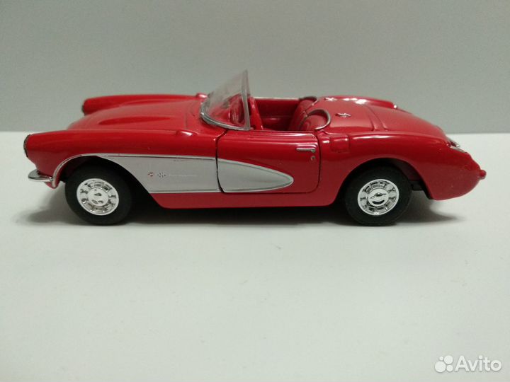 Машинка '57 Chevrolet Corvette 1:36 Welly