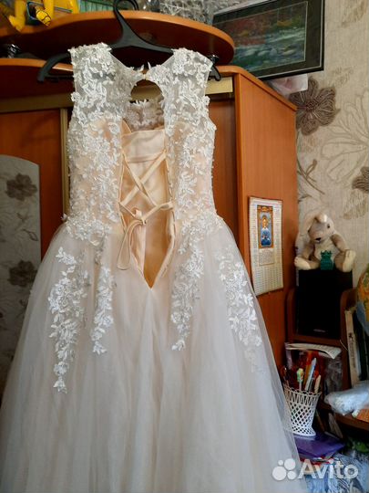 Свадебное платье 44 46 бу