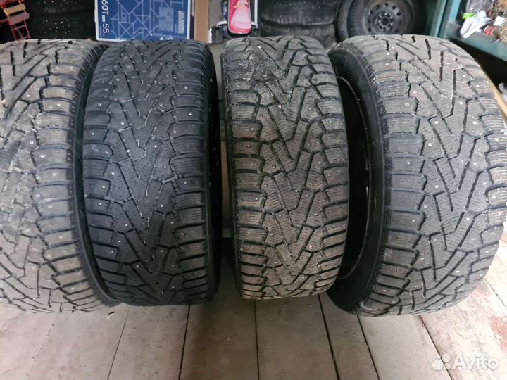 Pirelli Ice Zero 235/45 R17
