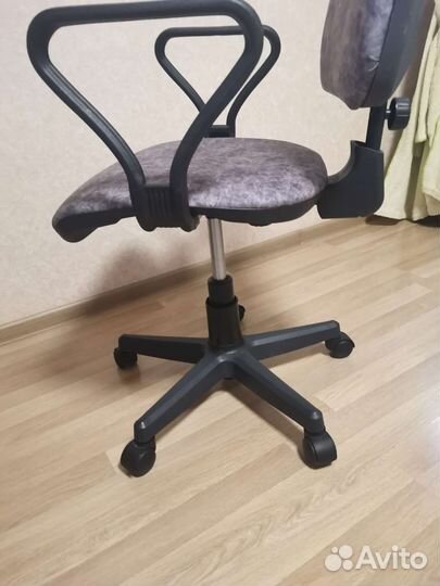 Компьютерное кресло (стул)