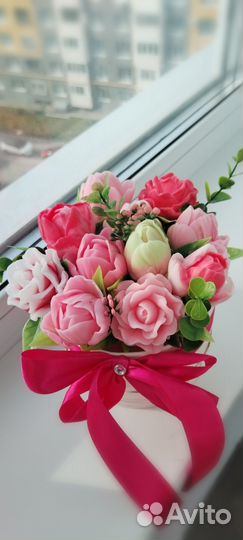 Букет из мыльных роз и тюльпанов 11