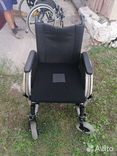 2 коляски для инвалидов