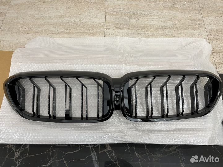 Решетка радиатора на Бмв G30 до рестайлинг