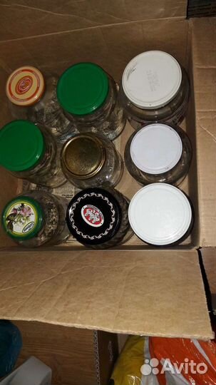 Банки с крышками