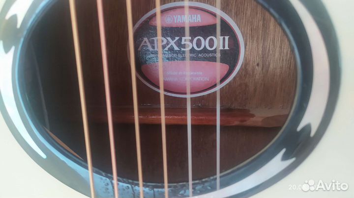 Гитара электроакустическая