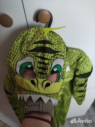 Костюм динозавра h&m, 110/116