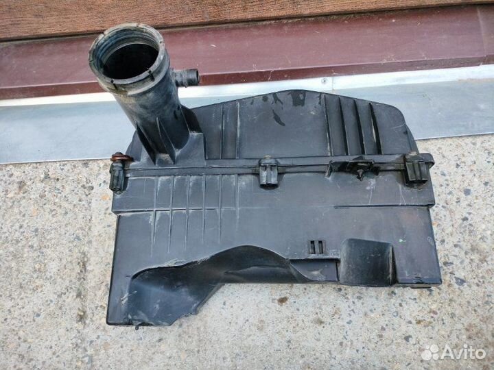 Корпус воздушного фильтра Peugeot Partner минивен