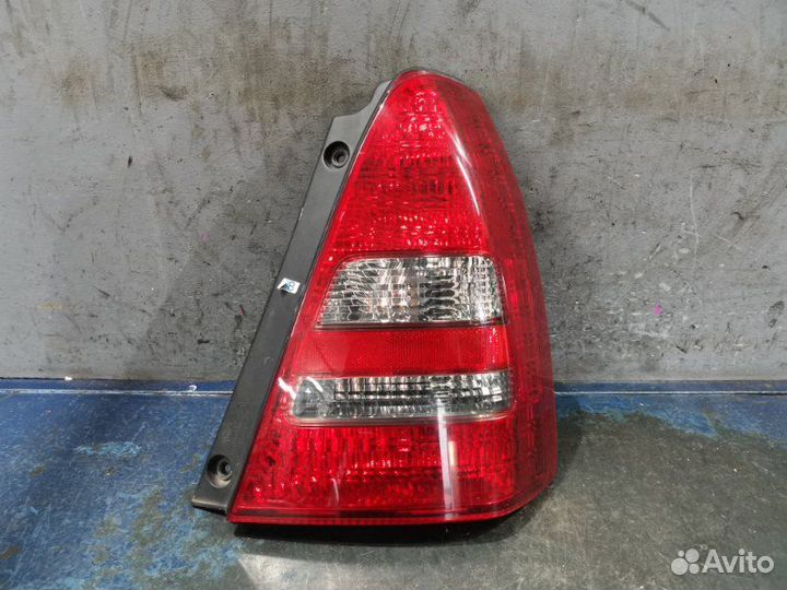 Фонарь правый Subaru Forester SG/S11